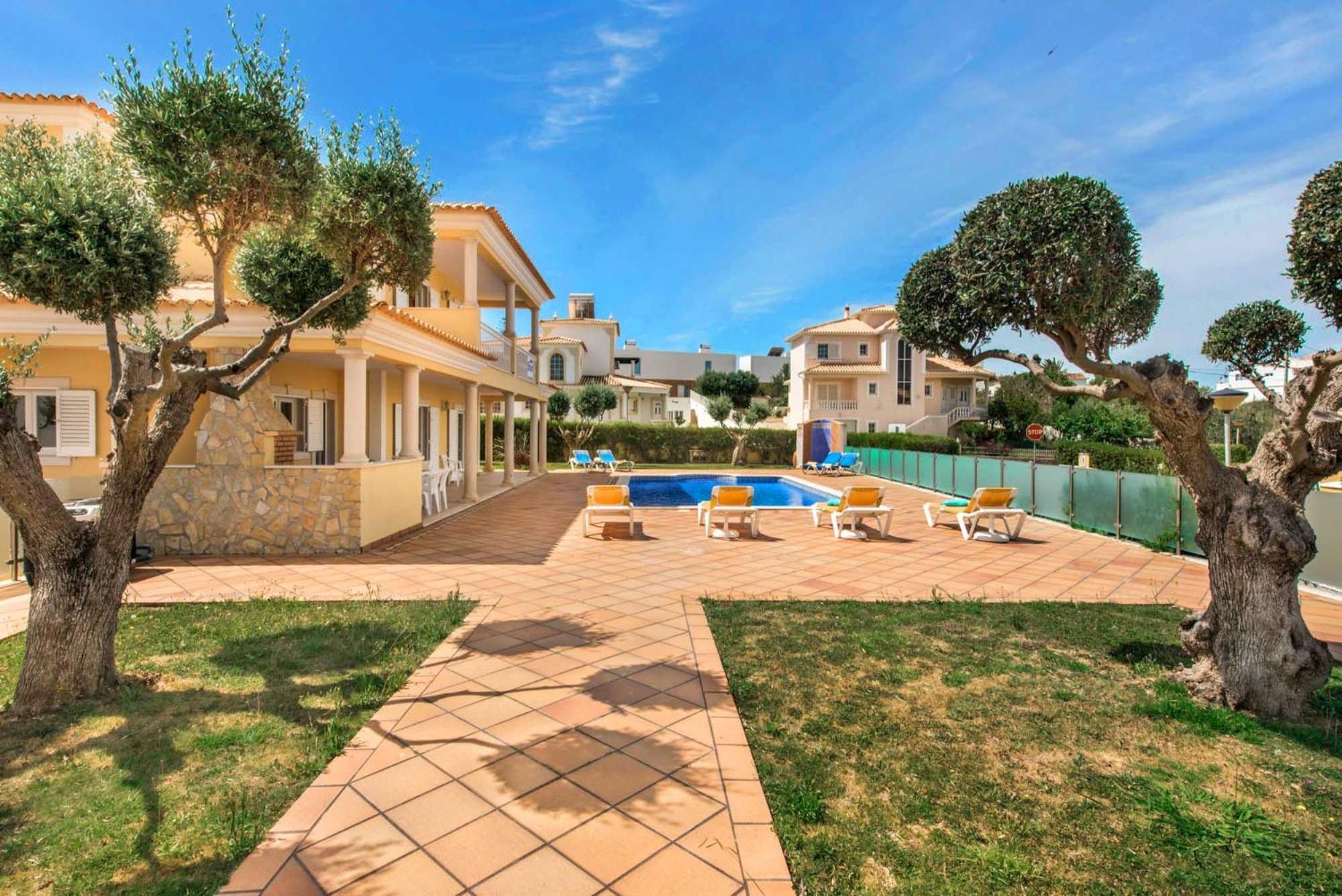 Villa Das Oliveiras Amazing Location Walk To Marina Restaurants Beach Albufeira Exterior photo