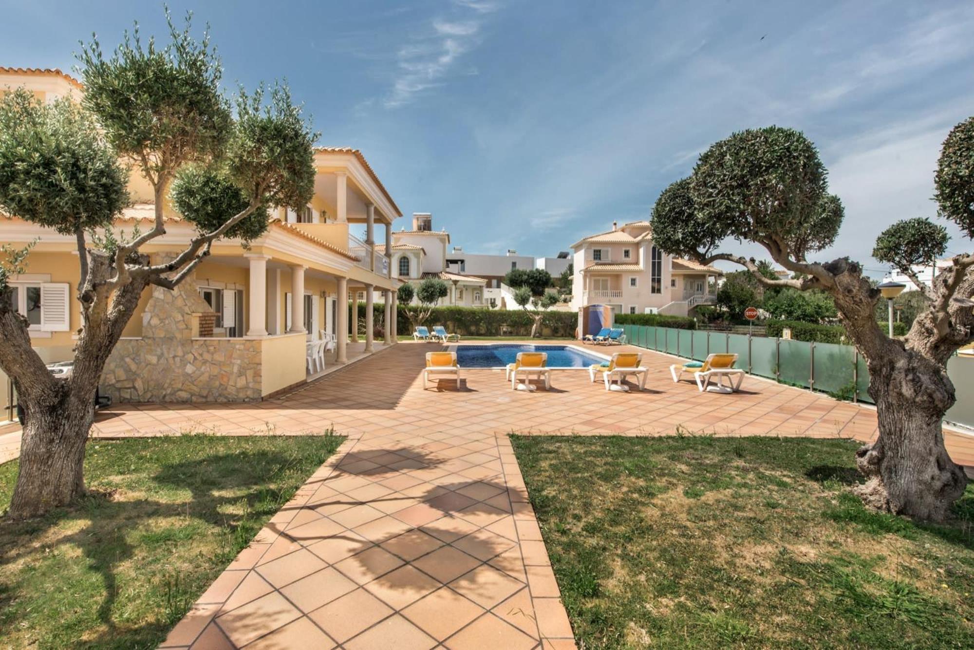 Villa Das Oliveiras Amazing Location Walk To Marina Restaurants Beach Albufeira Exterior photo