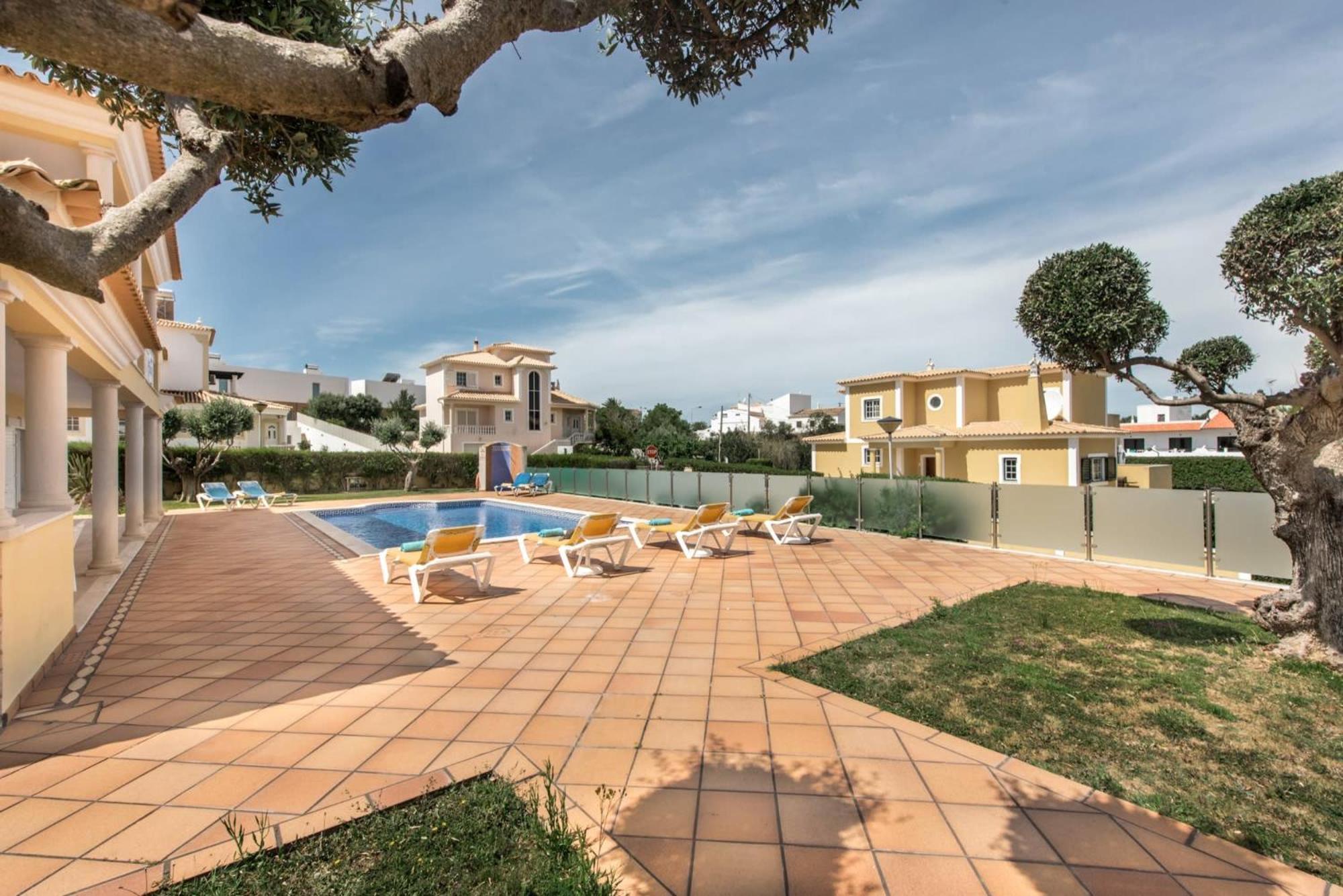 Villa Das Oliveiras Amazing Location Walk To Marina Restaurants Beach Albufeira Exterior photo